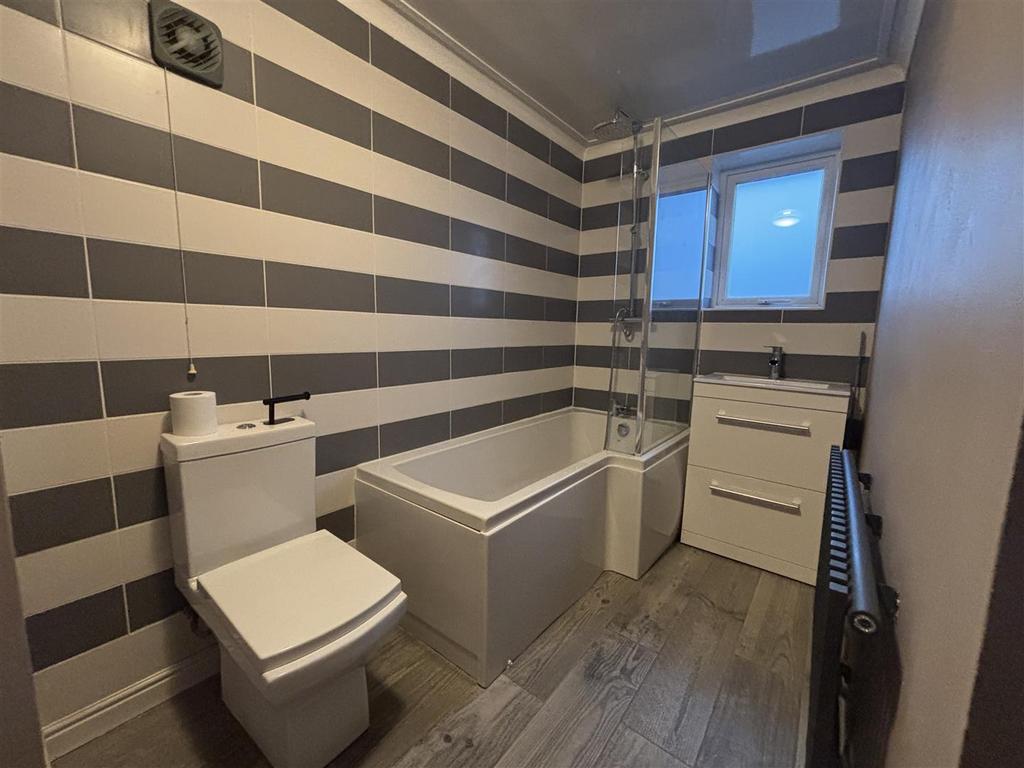 Bathroom2.jpeg