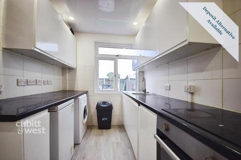 3 bedroom semi-detached house to rent, Hawthorn Road Bognor Regis PO21