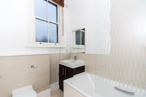 3 bedroom flat to rent, Cranworth Gardens, London, SW9