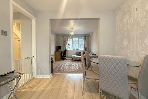 3 bedroom semi-detached house to rent, Goodwood, Great Holm