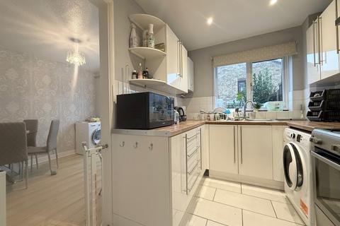 3 bedroom semi-detached house to rent, Goodwood, Great Holm