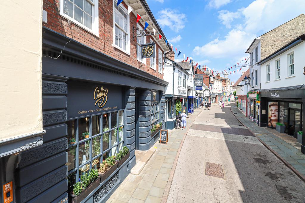 Hitchin street scene