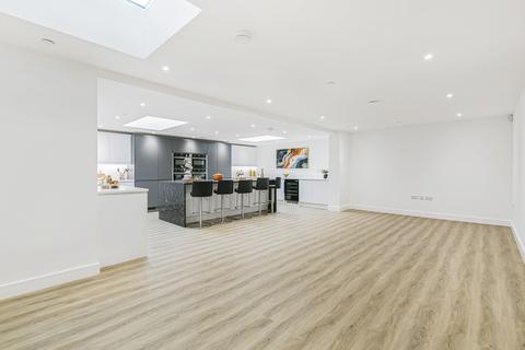4 bedroom detached house for sale, Bucklersbury, Hitchin, Hertfordshire, SG5