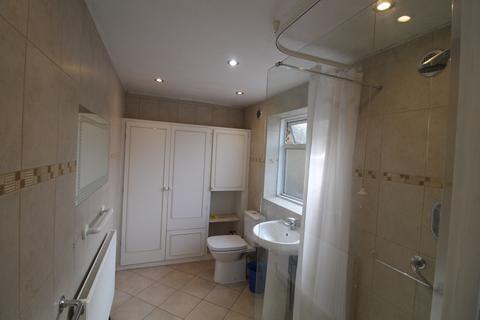 4 bedroom semi-detached house to rent, Enmore Road, Southall UB1