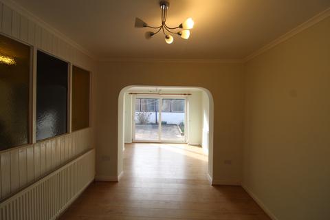 4 bedroom semi-detached house to rent, Enmore Road, Southall UB1
