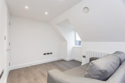 1 bedroom flat to rent, Kings Avenue, Avenue House, SW4