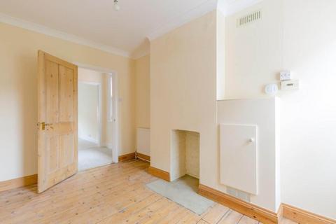 1 bedroom in a house share to rent, Springfield Road, Guildford GU1