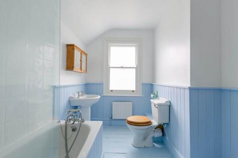 1 bedroom in a house share to rent, Springfield Road, Guildford GU1