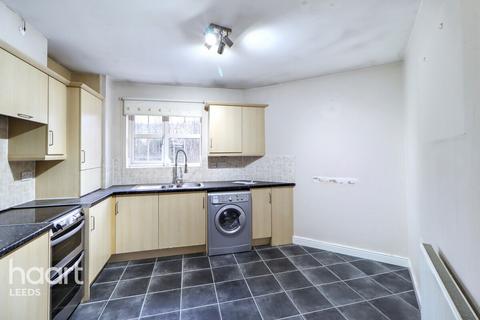 2 bedroom apartment for sale, Meadow Side Road, Wakefield