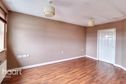 2 bedroom apartment for sale, Meadow Side Road, Wakefield