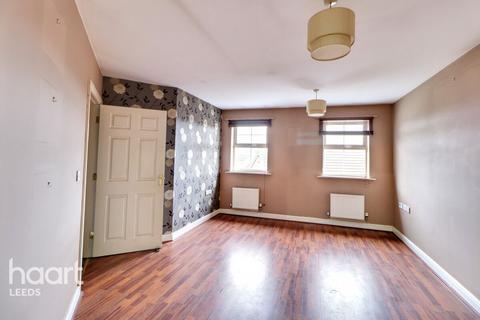 2 bedroom apartment for sale, Meadow Side Road, Wakefield