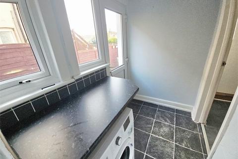 1 bedroom apartment for sale, Bournemouth Park Road, Southend , Southend ,