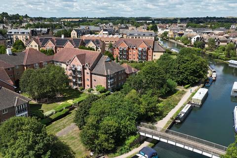 2 bedroom property for sale, Crane Mead, Ware SG12