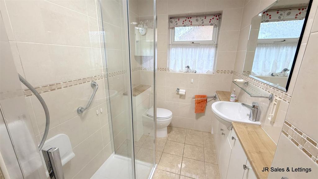 Family Shower Room