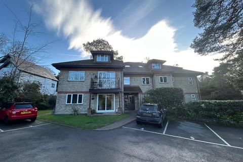 2 bedroom flat to rent, Inglewood, 54 Bournemouth Road, Poole