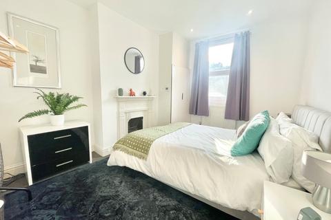 2 bedroom flat to rent, Northdown Road, Margate, CT9
