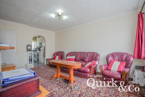 2 bedroom detached bungalow for sale, Maurice Road, Canvey Island, SS8