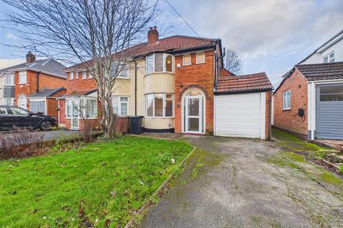 3 bedroom semi-detached house to rent, Charingworth Road, Solihull B92