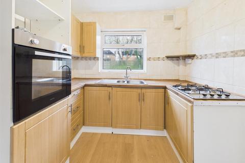 3 bedroom semi-detached house to rent, Charingworth Road, Solihull B92