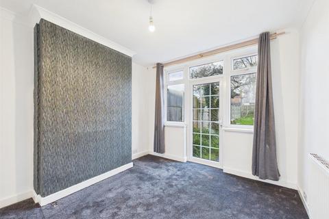 3 bedroom semi-detached house to rent, Charingworth Road, Solihull B92