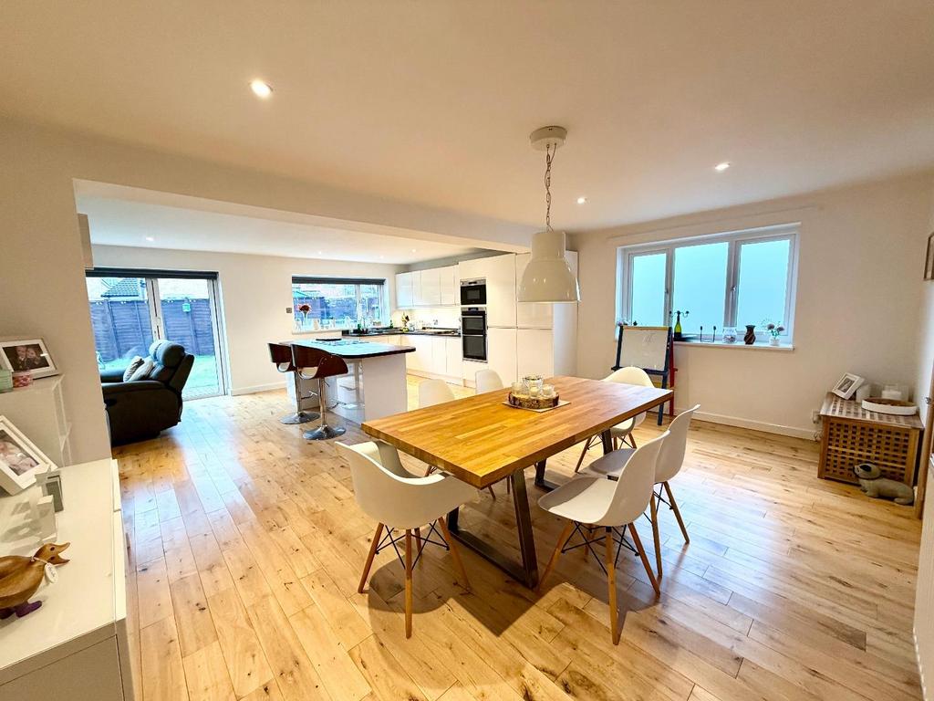 Diner/Kitchen