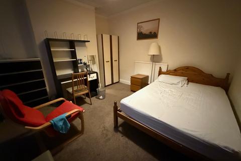 2 bedroom terraced house to rent, Marshall Terrace, Gilesgate, DH1
