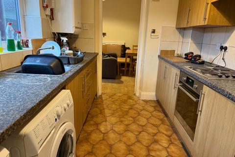 2 bedroom terraced house to rent, Marshall Terrace, Gilesgate, DH1