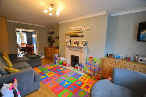 3 bedroom terraced house for sale, Bradshaws, Hatfield
