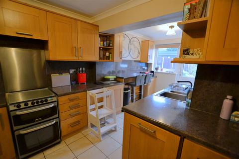 3 bedroom terraced house for sale, Bradshaws, Hatfield