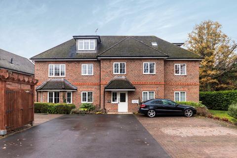 1 bedroom flat to rent, Latymer House, Godwin Close, Wokingham, RG41