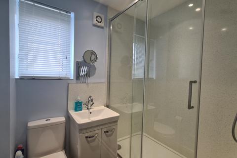2 bedroom flat to rent, Atlantic Close, SO14