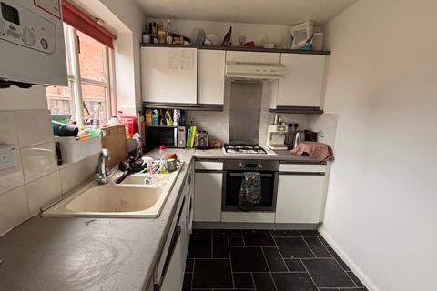 2 bedroom terraced house to rent, Bedarra Grove, Lenton, NG7