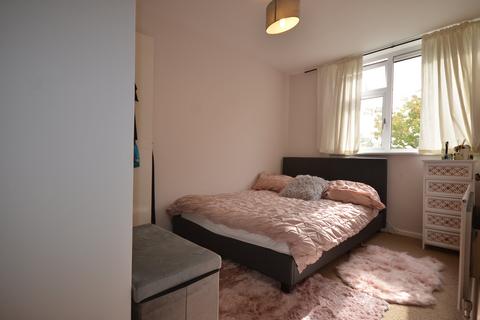 1 bedroom flat to rent, South Lynn Crescent, Bracknell, RG12