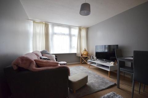 1 bedroom flat to rent, South Lynn Crescent, Bracknell, RG12