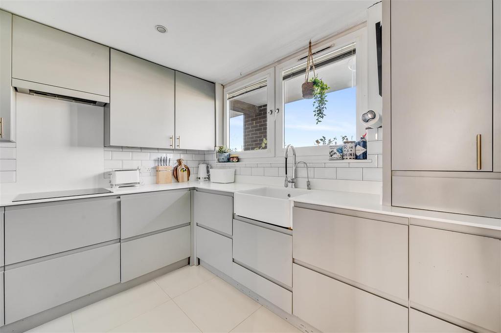 Daniels Clement Cl, London NW6 7 AN, 009.jpg