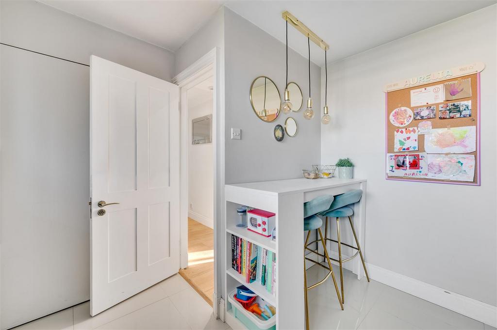 Daniels Clement Cl, London NW6 7 AN, 011.jpg