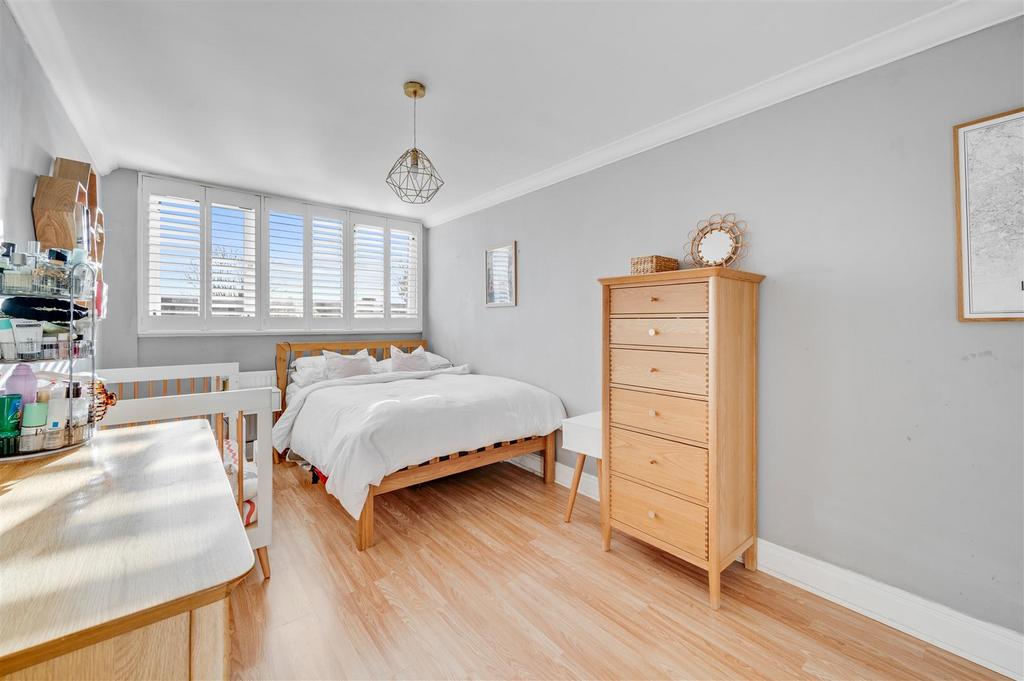 Daniels Clement Cl, London NW6 7 AN, 002.jpg