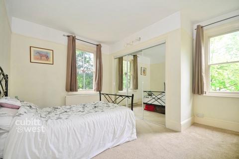 1 bedroom apartment to rent, Denefield Drive, Kenley CR8 5GR