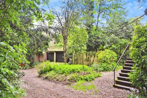 1 bedroom apartment to rent, Denefield Drive, Kenley CR8 5GR