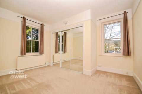 undefined, Denefield Drive, Kenley CR8