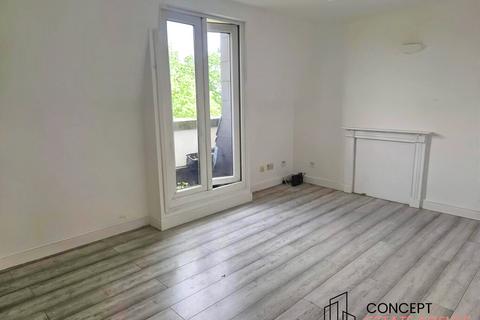 2 bedroom apartment to rent, Weihurst Court, Carshalton Road, Sutton, Surrey, SM1