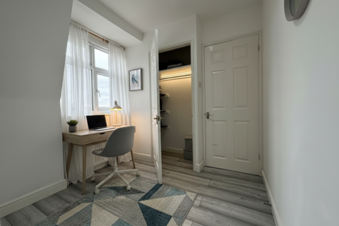 2 bedroom apartment to rent, Weihurst Court, Carshalton Road, Sutton, Surrey, SM1