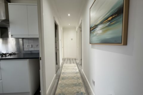 2 bedroom apartment to rent, Weihurst Court, Carshalton Road, Sutton, Surrey, SM1