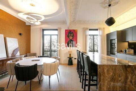 4 bedroom apartment, Flat For Sale In Eixample, Eixample, Barcelona