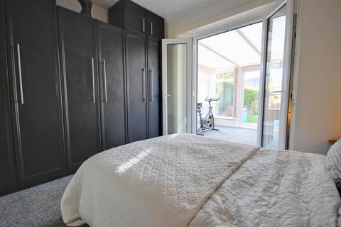 3 bedroom semi-detached bungalow for sale, Park Avenue, Beverley