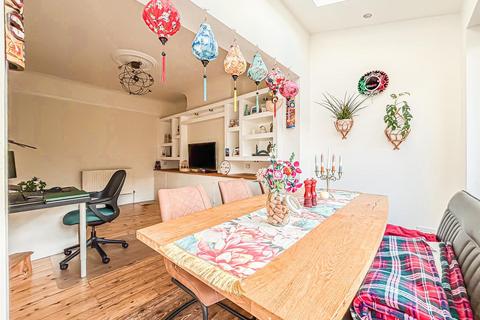 3 bedroom terraced house for sale, Leighton Avenue, Leigh-On-Sea SS9