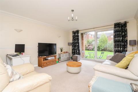 2 bedroom flat for sale, Rushams Road, Horsham