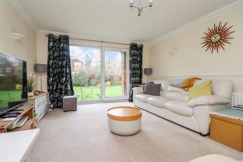 2 bedroom flat for sale, Rushams Road, Horsham