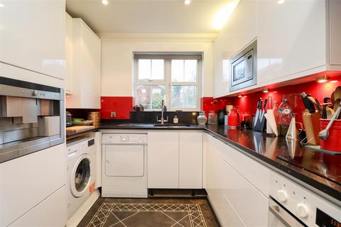 2 bedroom flat for sale, Rushams Road, Horsham