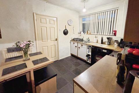 2 bedroom end of terrace house for sale, Valley Road, Greater Manchester SK14